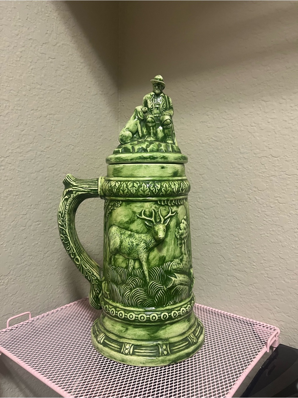 Ceramic Beer Stein w/ Lid.  Vintage 1970's.  Hunter & Dog.  Excellent Condition
